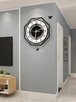 Креативные 2023 Новые часы Настенные Часы В гостиной Простые кварцевые часы Атмосфера Легкая Роскошная сеть модных красных настенных часов