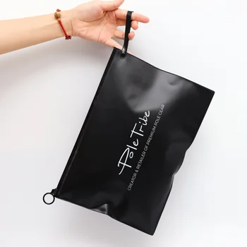 Индивидуальный продукт 、 Высококачественная роскошная матовая черная пластиковая сумка на молнии с логотипом для одежды ziploc для хранения футболок